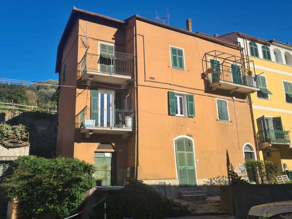 Casa Indipendente in vendita a Calice Ligure via Roma, 73