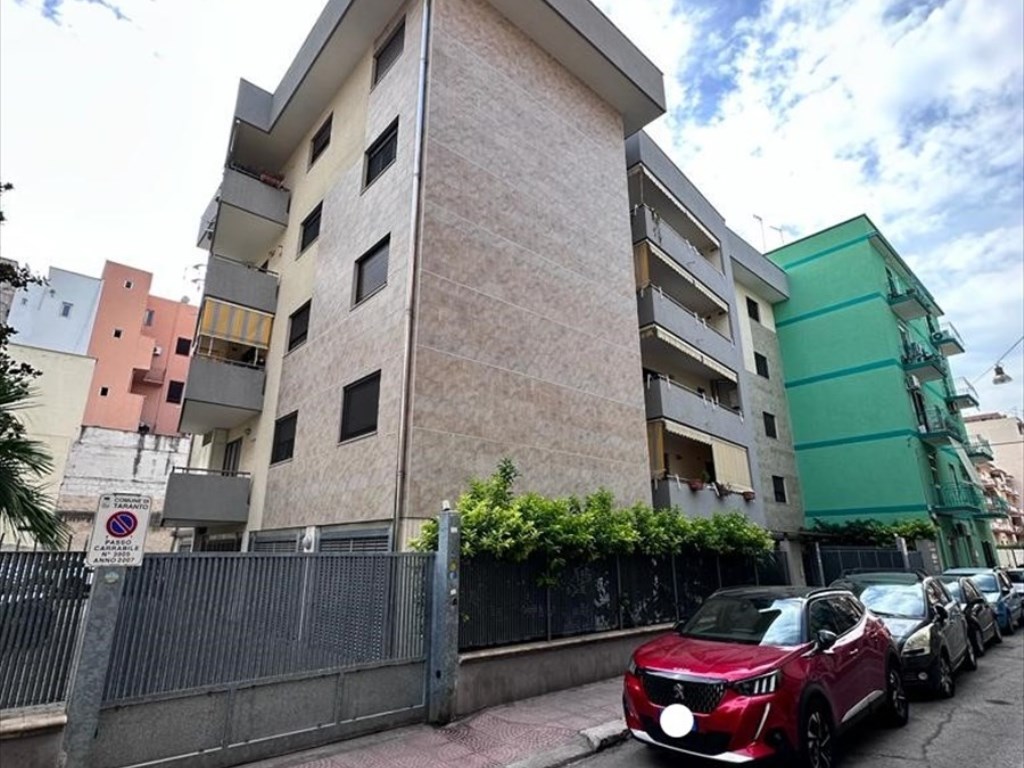 Appartamento in vendita a Taranto via pola, 23