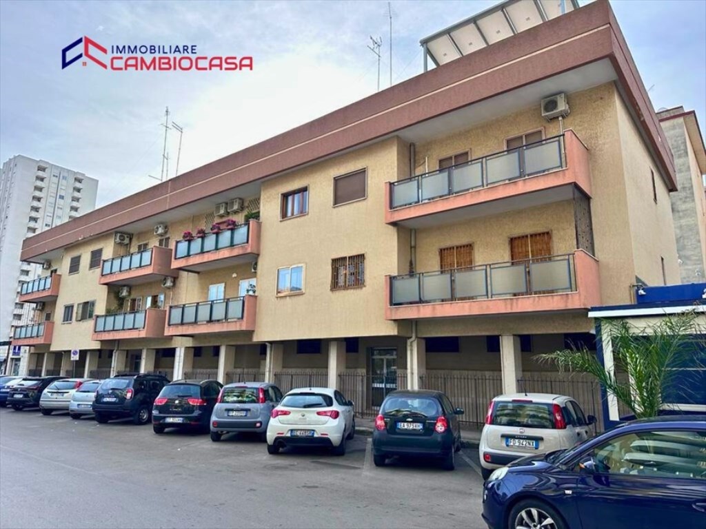 Appartamento in vendita a Taranto via lago d'arvo 14