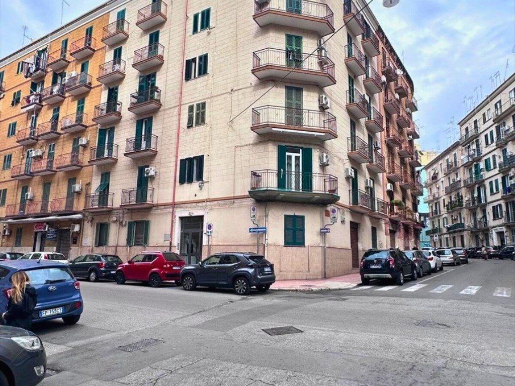 Appartamento in affitto a Taranto via laclos 19