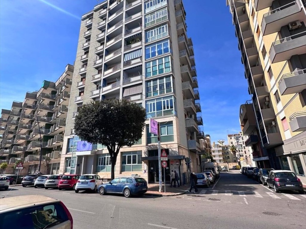 Appartamento in vendita a Taranto viale magna grecia 108