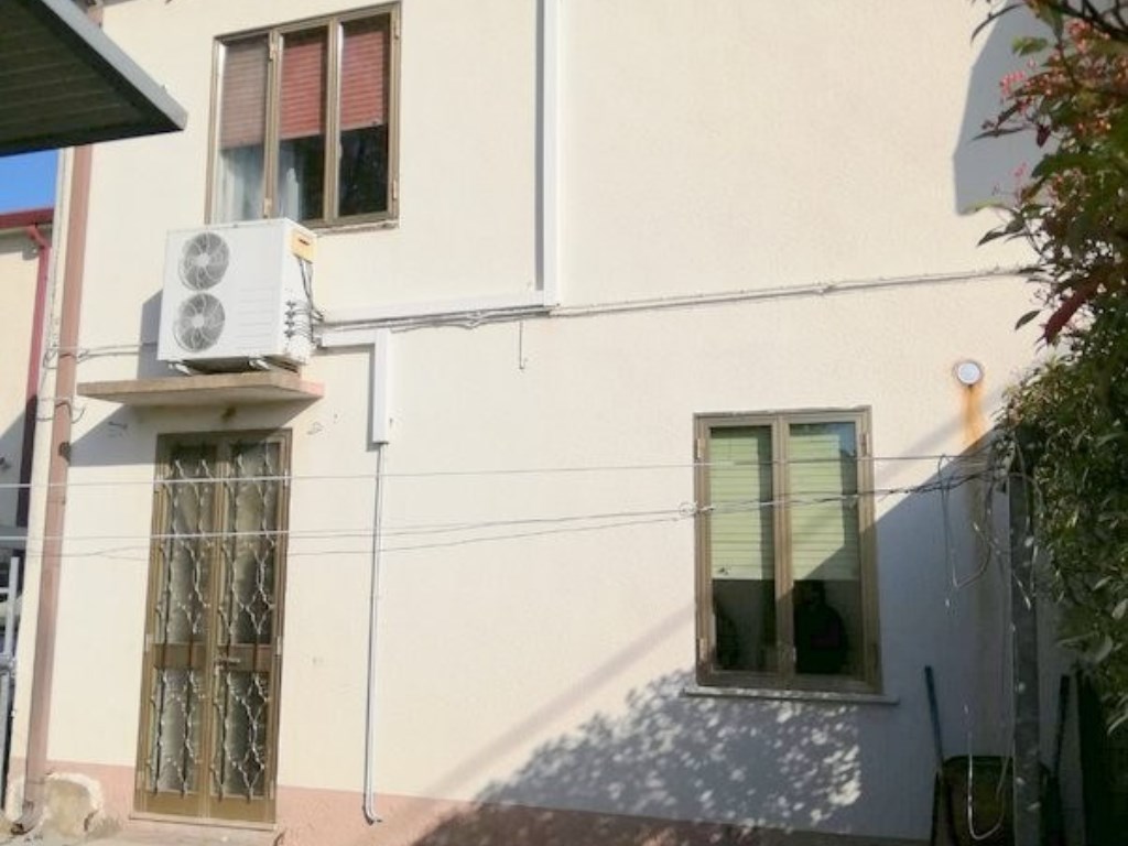 Porzione di Casa in vendita a Cavarzere via g. Matteotti n. 20 - Cavarzere