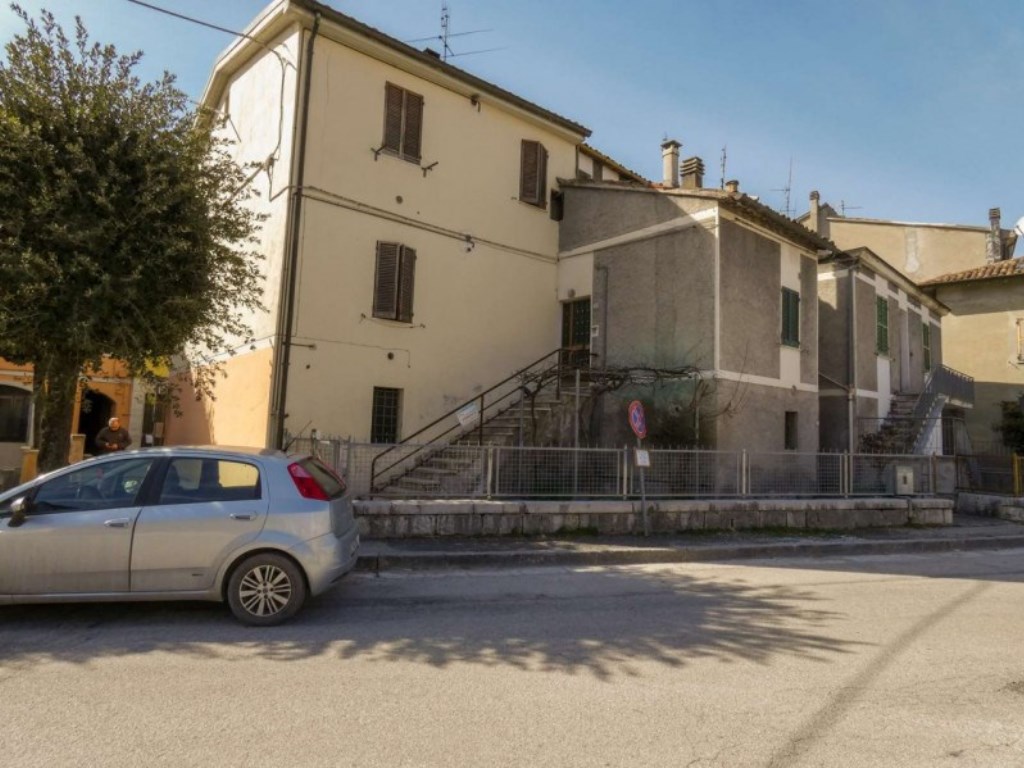 Appartamento in vendita ad Acqualagna via Flaminia 5