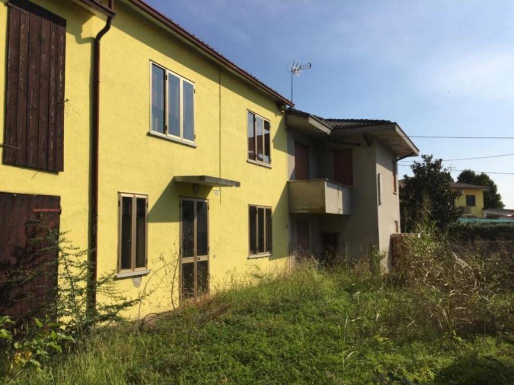 Casa Indipendente in vendita a Santa Giustina in Colle piazza Castello, 46