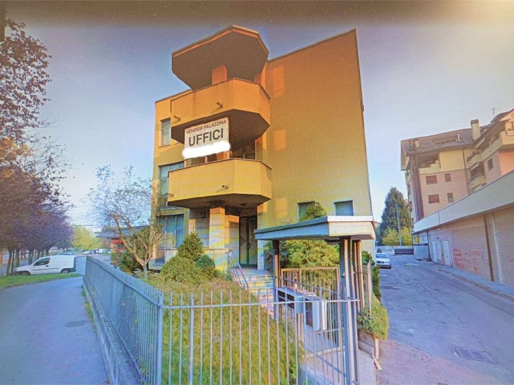 Ufficio in vendita a Nova Milanese via Locatelli 34