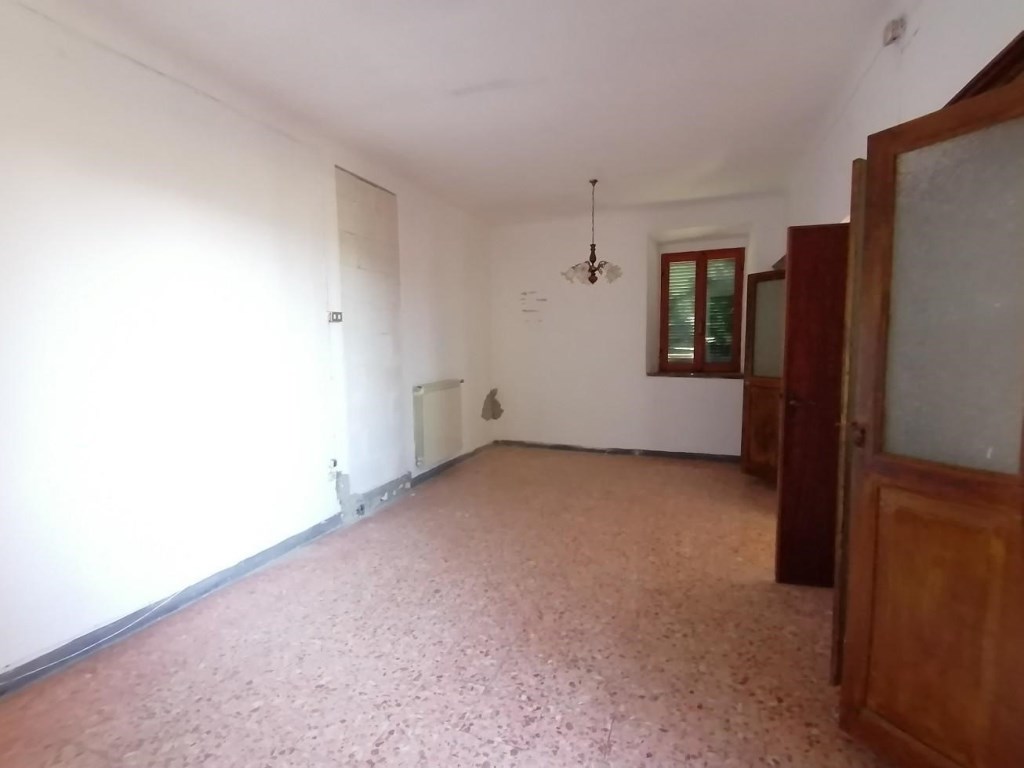 Casa Semindipendente in vendita a Castelnuovo Magra via di Mezzo,