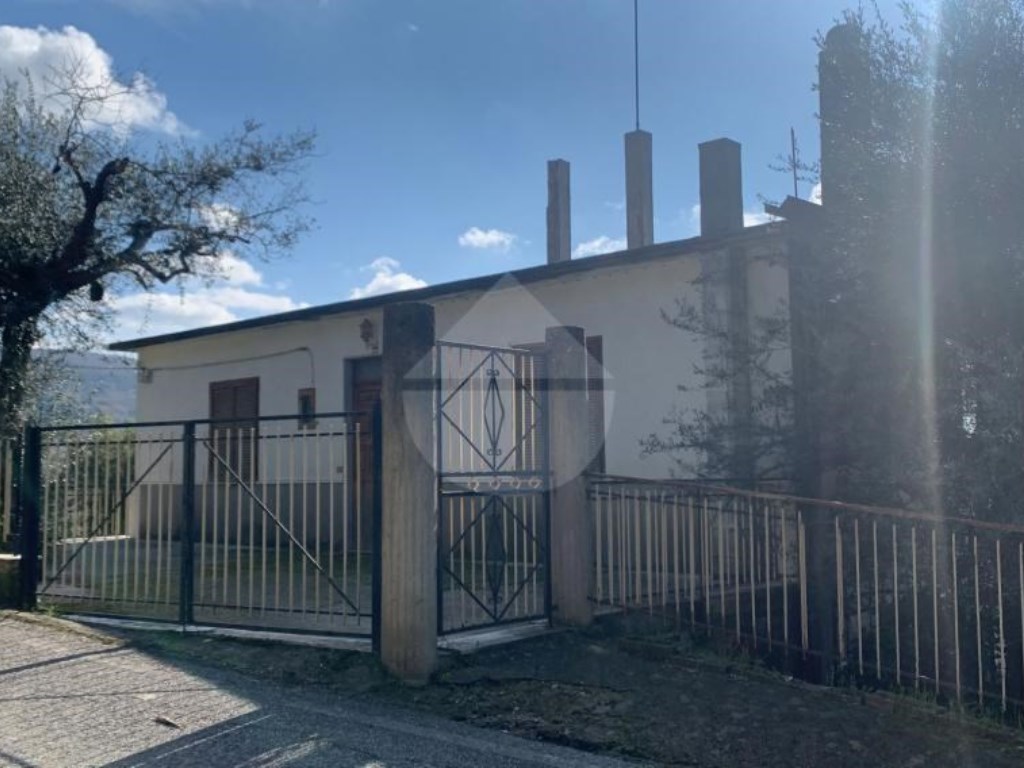 Casa Indipendente in vendita a Laureana Cilento via f. Patella medico,