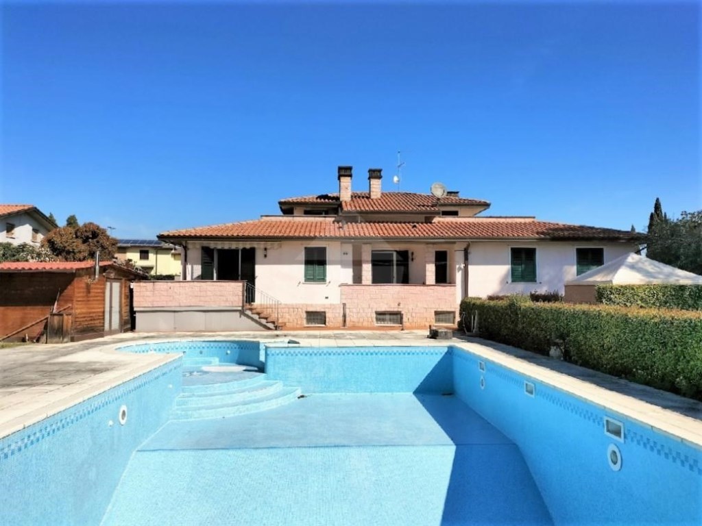 Villa in vendita a Perugia via del Laghetto,