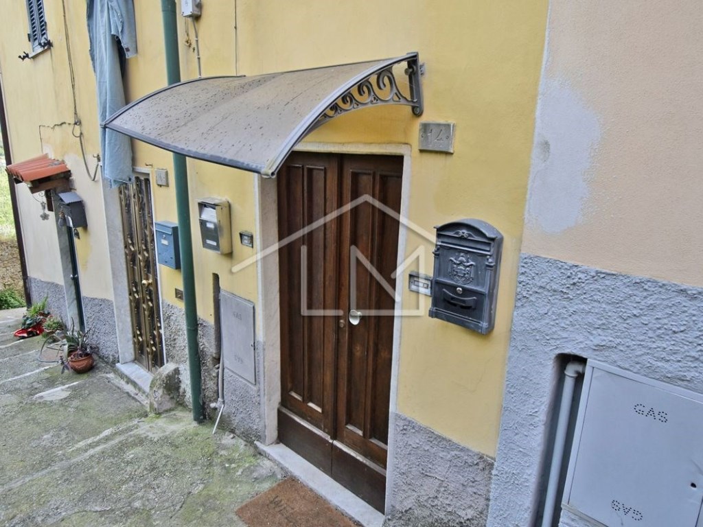 Appartamento in vendita ad Arcola via Serra di Cerri 14