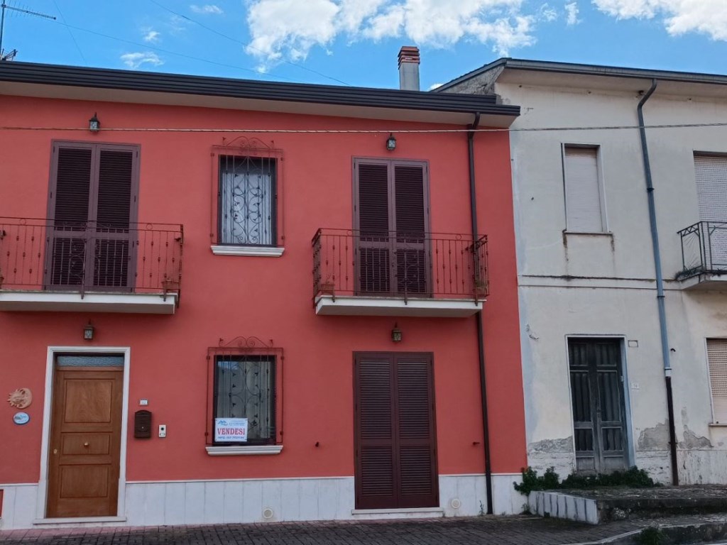 Casa Indipendente in vendita a Pietradefusi via roma