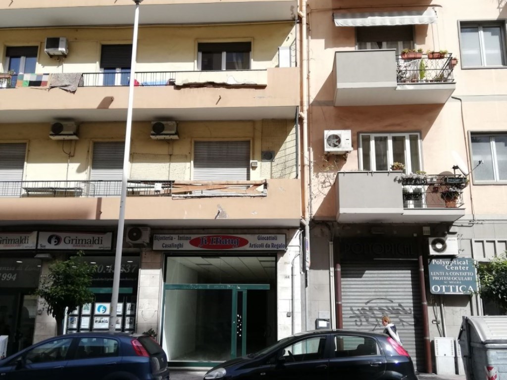 Negozio in vendita a Cagliari via Pergolesi 44