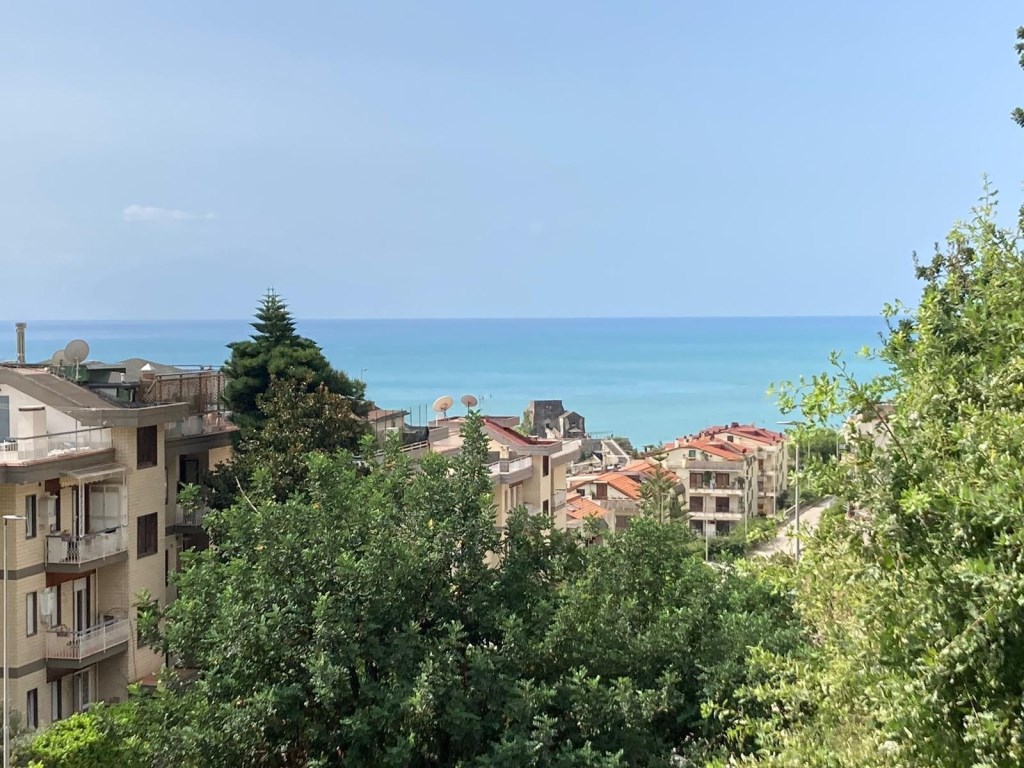 Villa in vendita a Salerno viale ginestre
