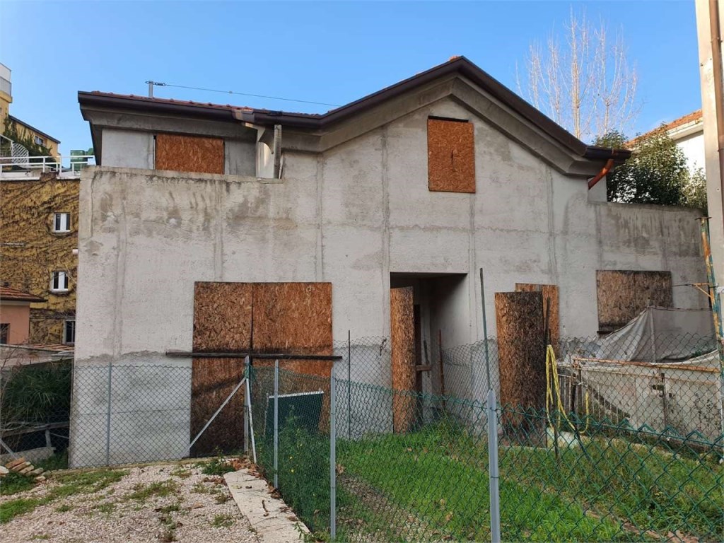 Casa Indipendente in vendita a Cattolica via Buozzi