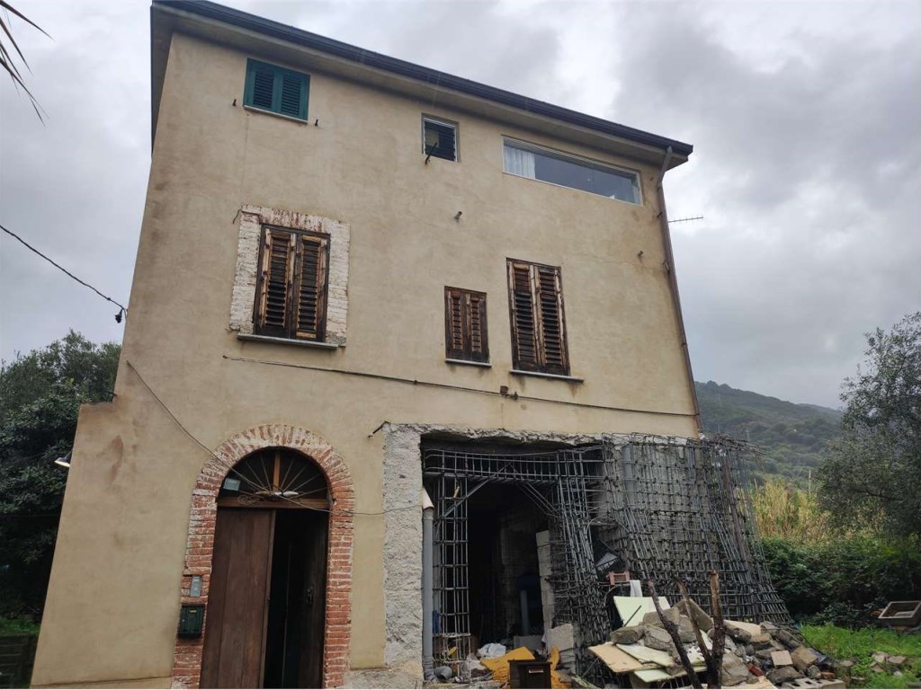 Casa Indipendente in vendita a Pisciotta via Provinciale marina lido 18