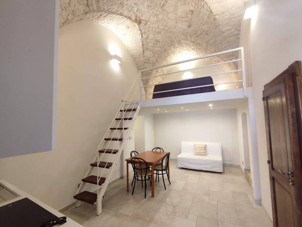 Appartamento in affitto a Ostuni via Giacomo Leopardi 8