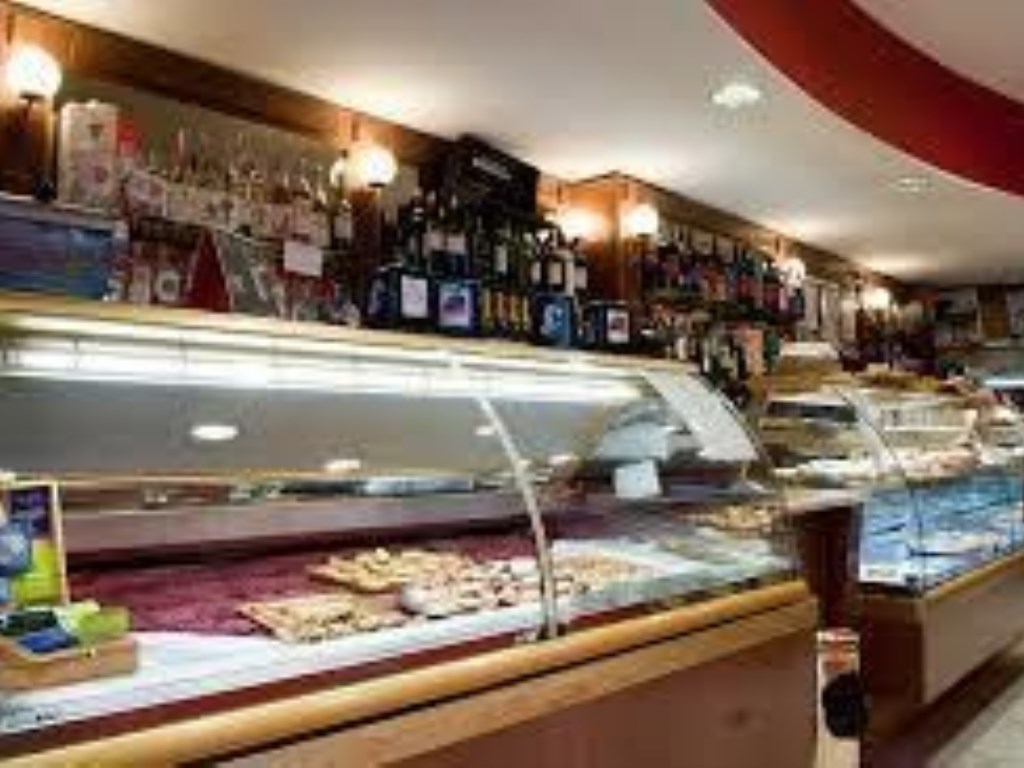 Bar/Tabacchi in vendita a Lucca piazzale b. Ricasoli,