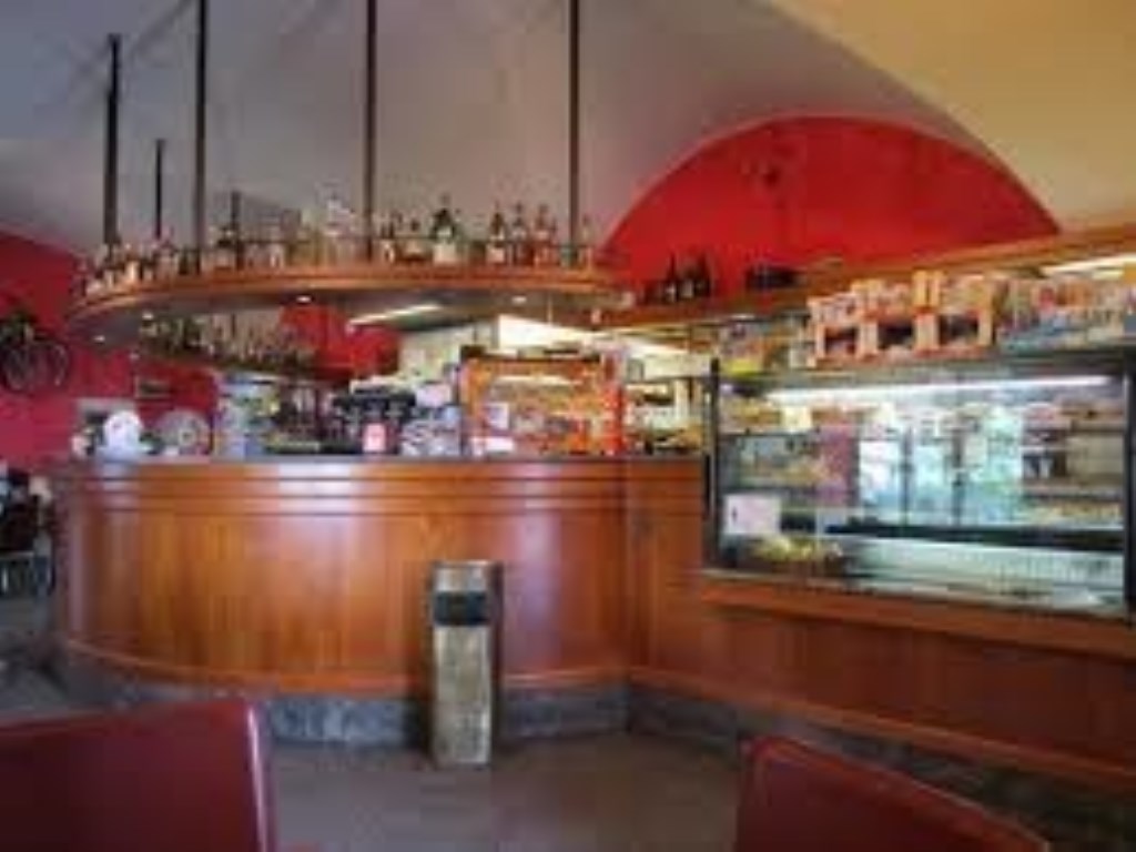 Bar in vendita a Lucca piazza San Michele,