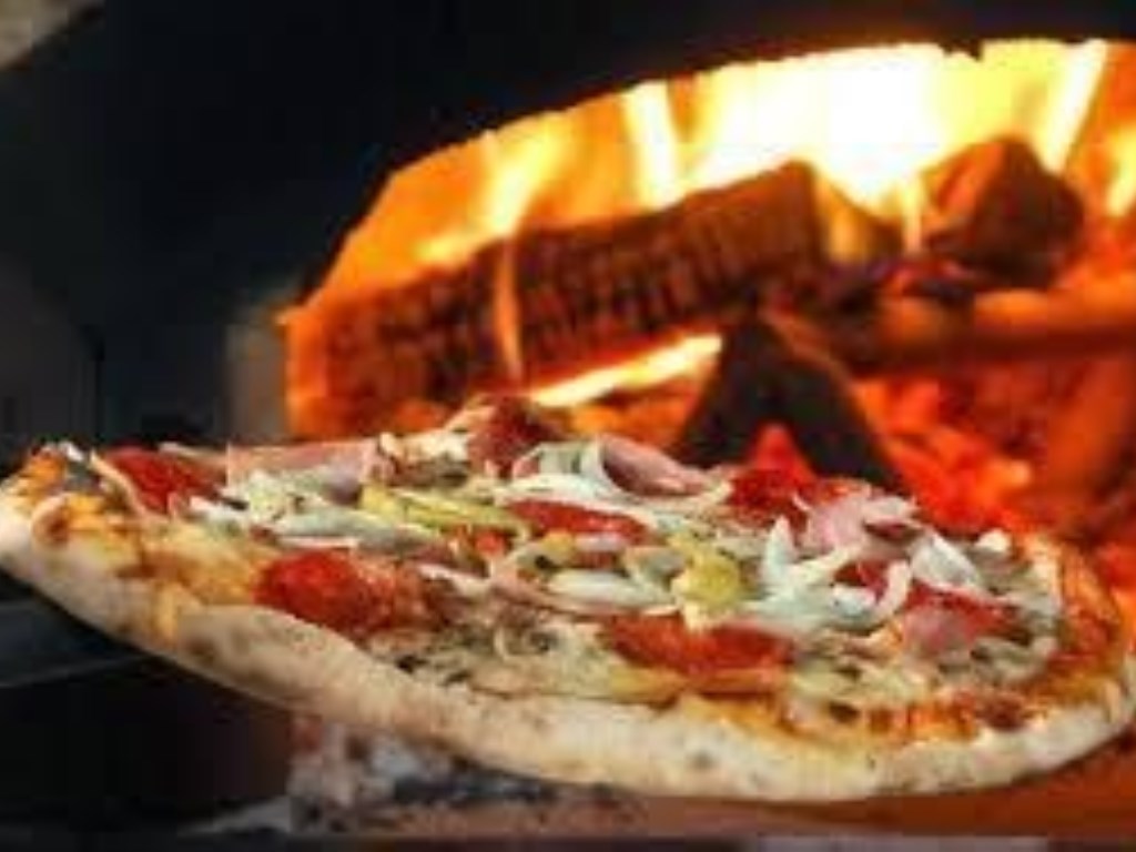 Pizzeria in vendita a Lucca viale Giuseppe Giusti,