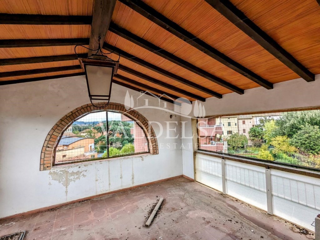 Casa Semindipendente in vendita a Poggibonsi viale Giuseppe Garibaldi, 27
