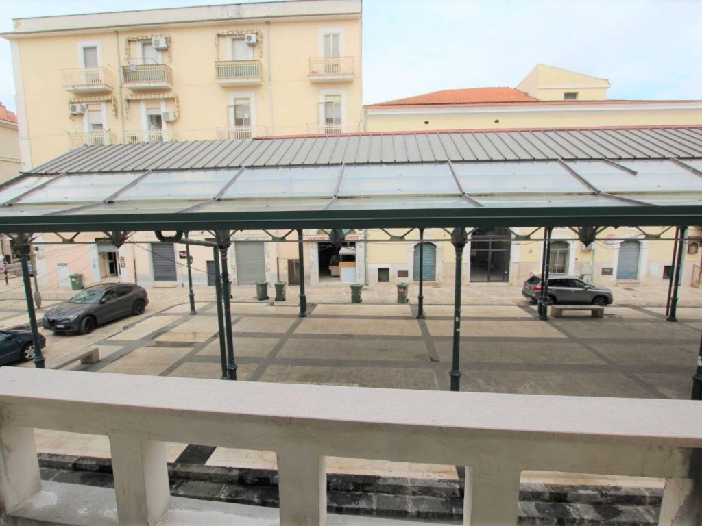 Appartamento in vendita a Foggia piazza Mercato