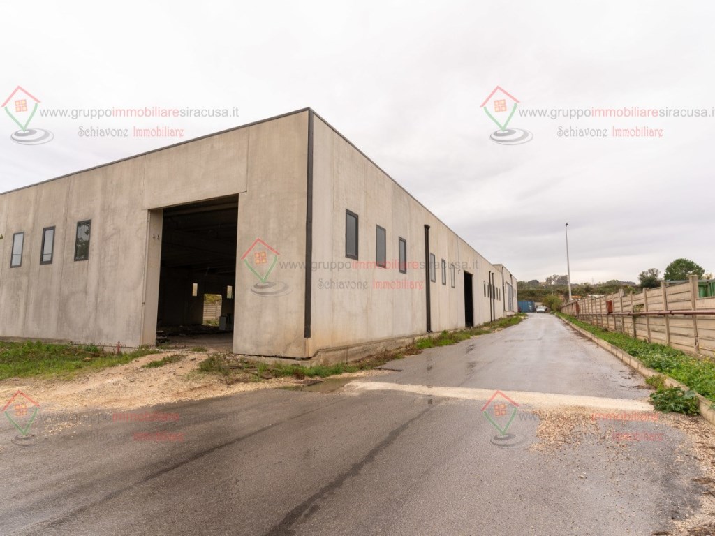 Capannone Industriale in affitto a Siracusa
