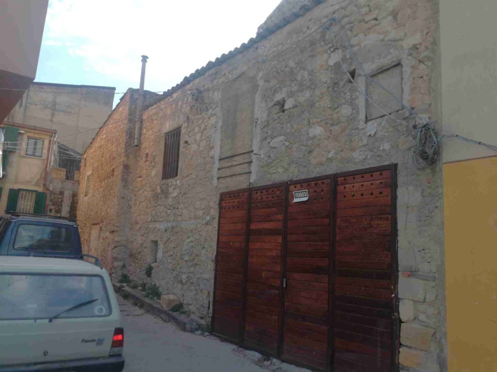 Casa Indipendente in vendita a San Cataldo via cardalano
