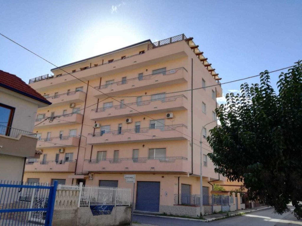 Appartamento in vendita a Cassano all'Ionio via Ferruccio Scaglia,