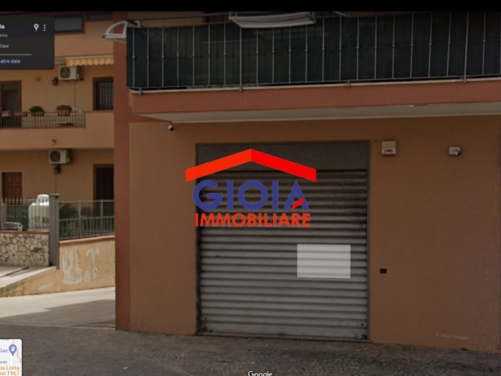 Locale Commerciale in vendita a Mondragone via p. Taglialatela