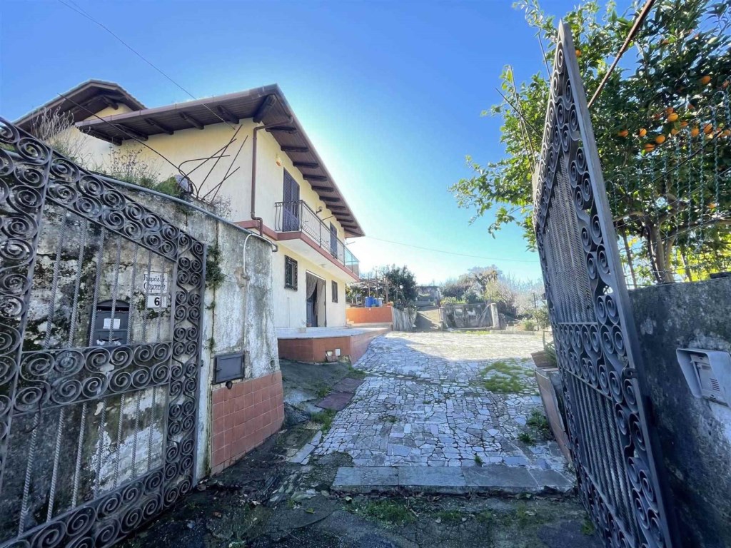 Villa in vendita a Salerno via Beata Teresa di Calcutta 6