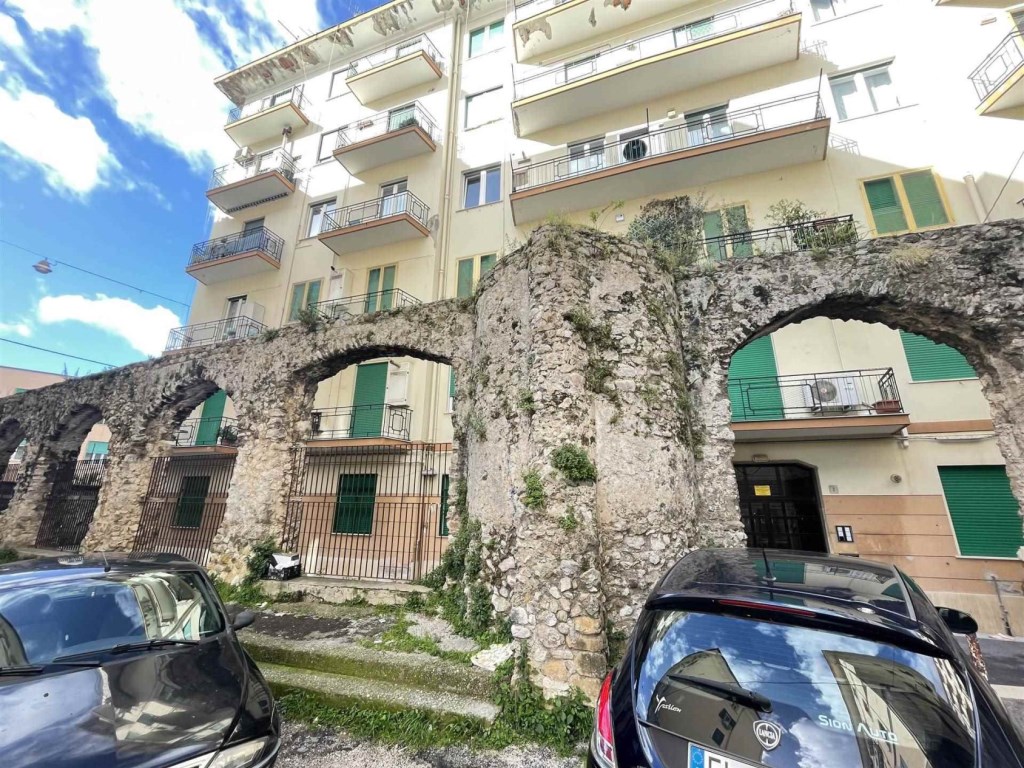 Appartamento in affitto a Salerno via Rafastia 4