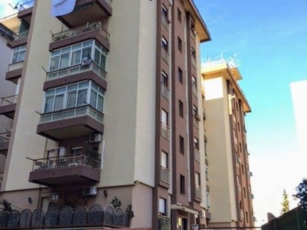 Appartamento in vendita a Palermo palermo Enrico Serretta,4