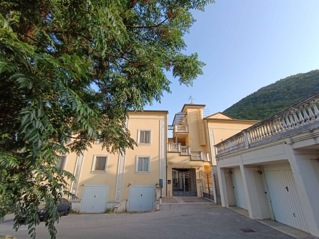 Appartamento in vendita a Salerno via Altimari 48