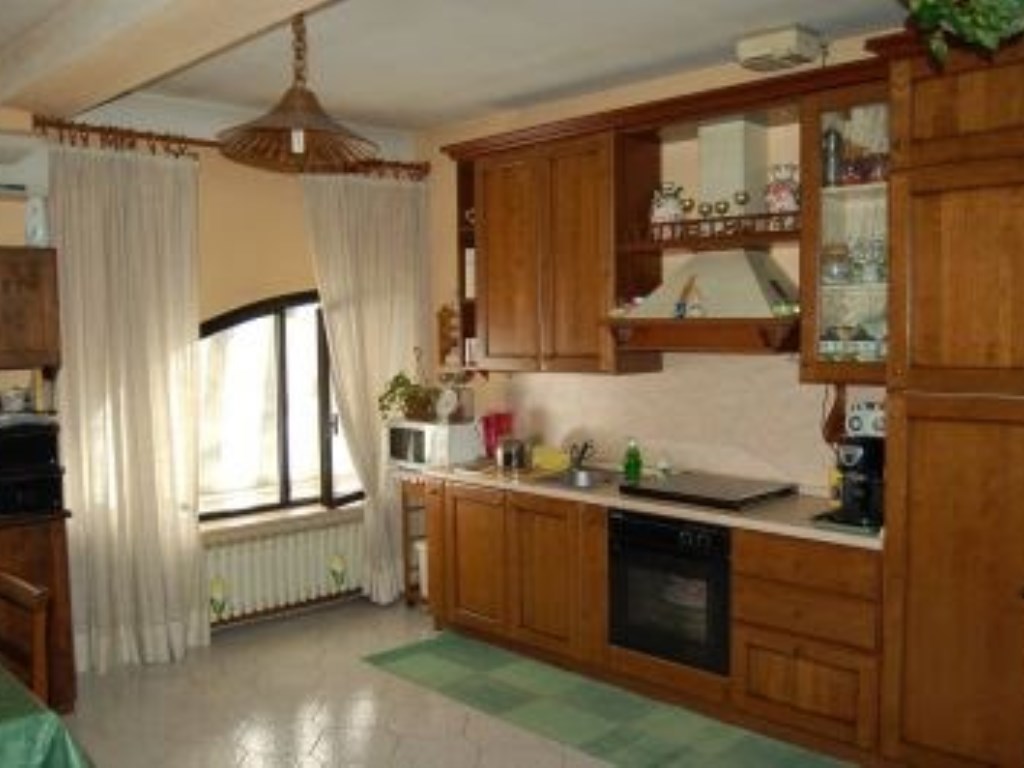 Appartamento in vendita a Chieri via Vittorio Veneto 20