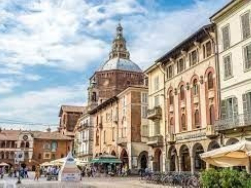 Negozio in vendita a Pavia