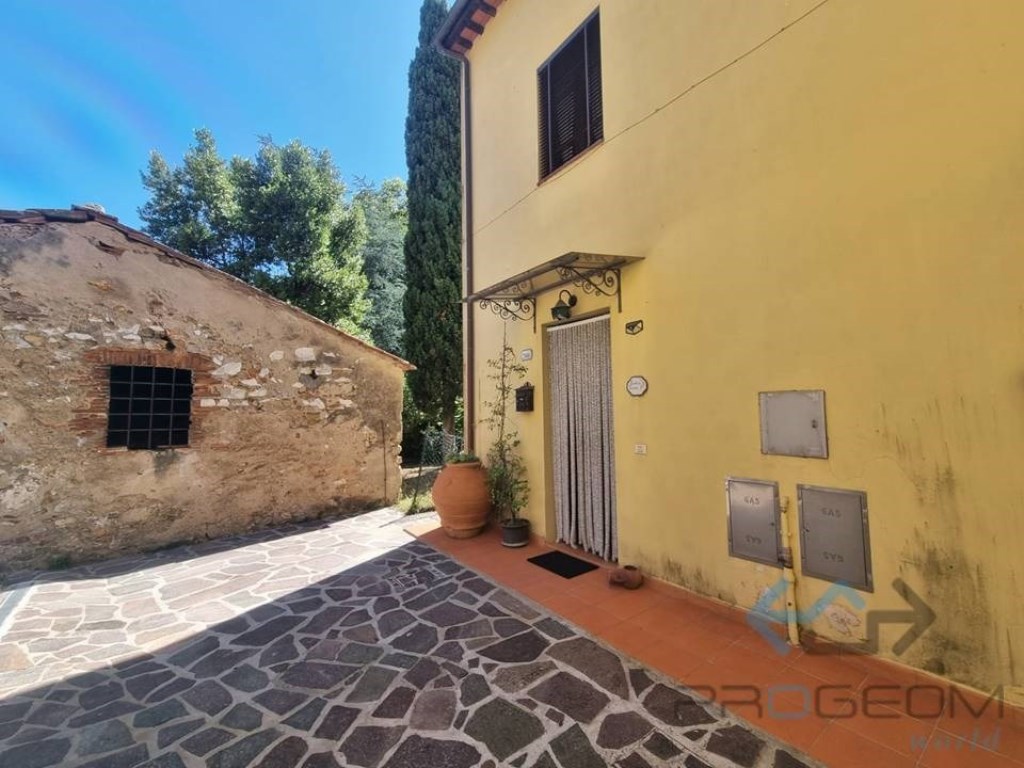 Casa Indipendente in vendita a Lucca via Santa Maria del Giudice, 2886