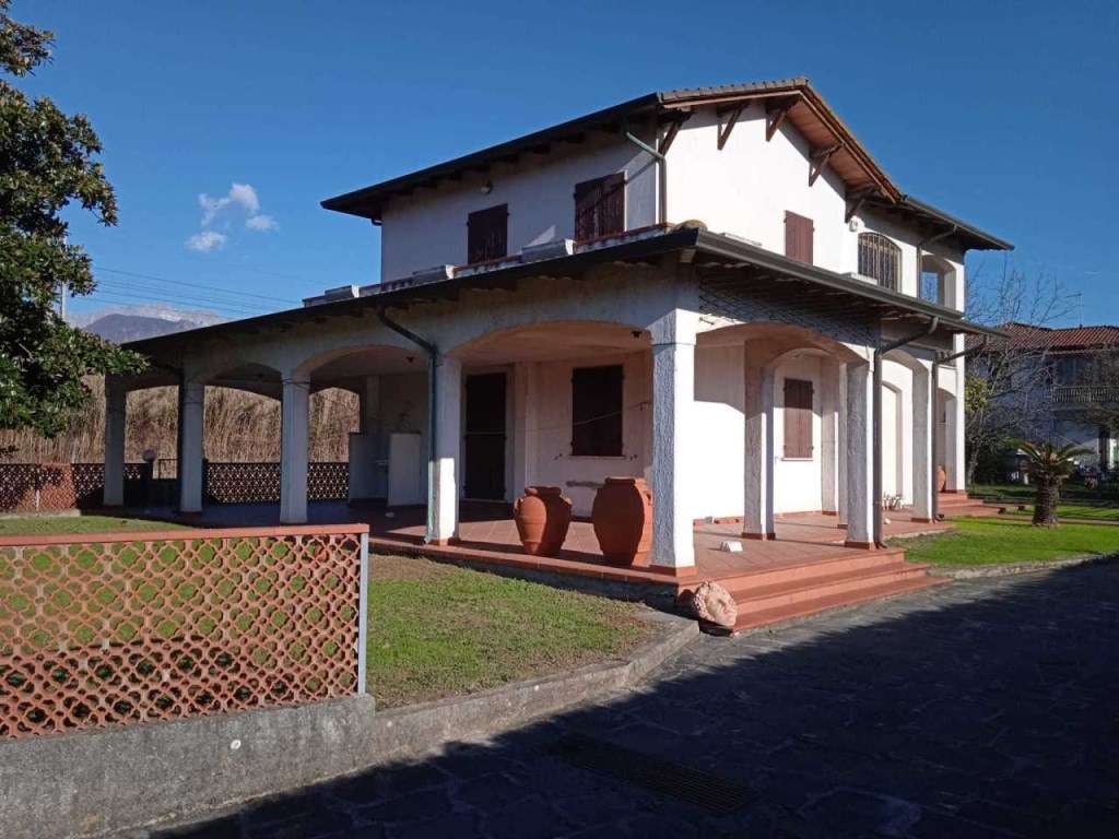 Villa in vendita a Massa viale Roma, 128