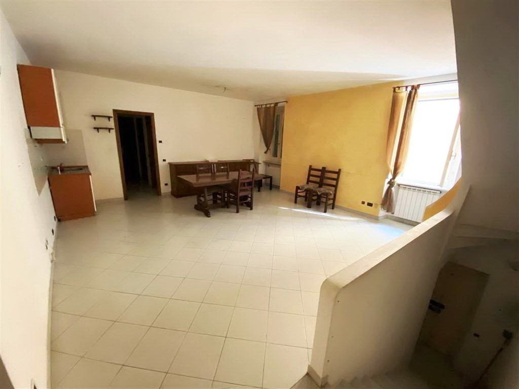 Casa a Schiera in vendita a Castelnuovo Magra via dei Bianchi, 21