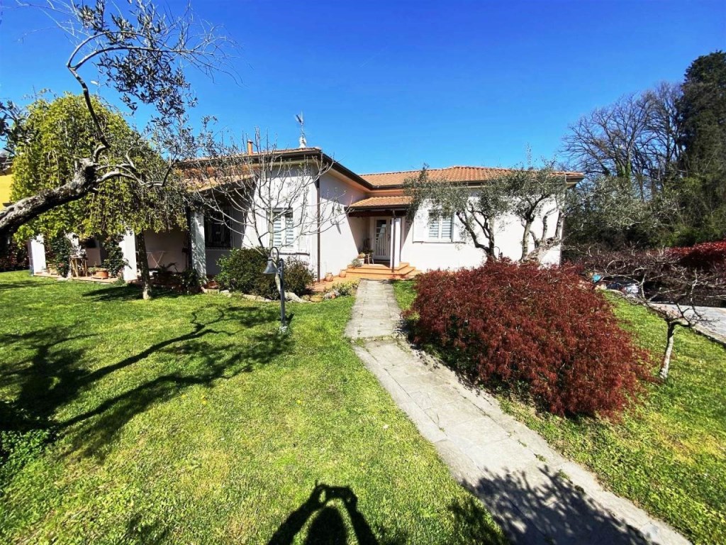 Villa in vendita a Sarzana via Sarzanello, 164