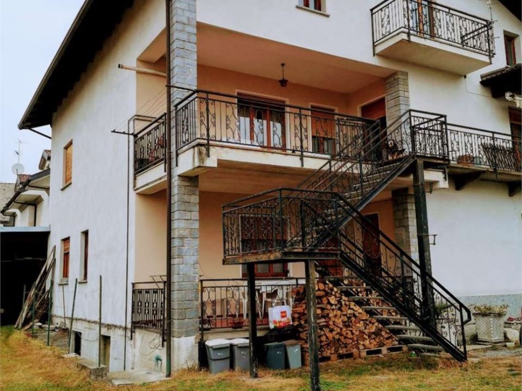 Casa Indipendente in vendita a Masera via roma 114