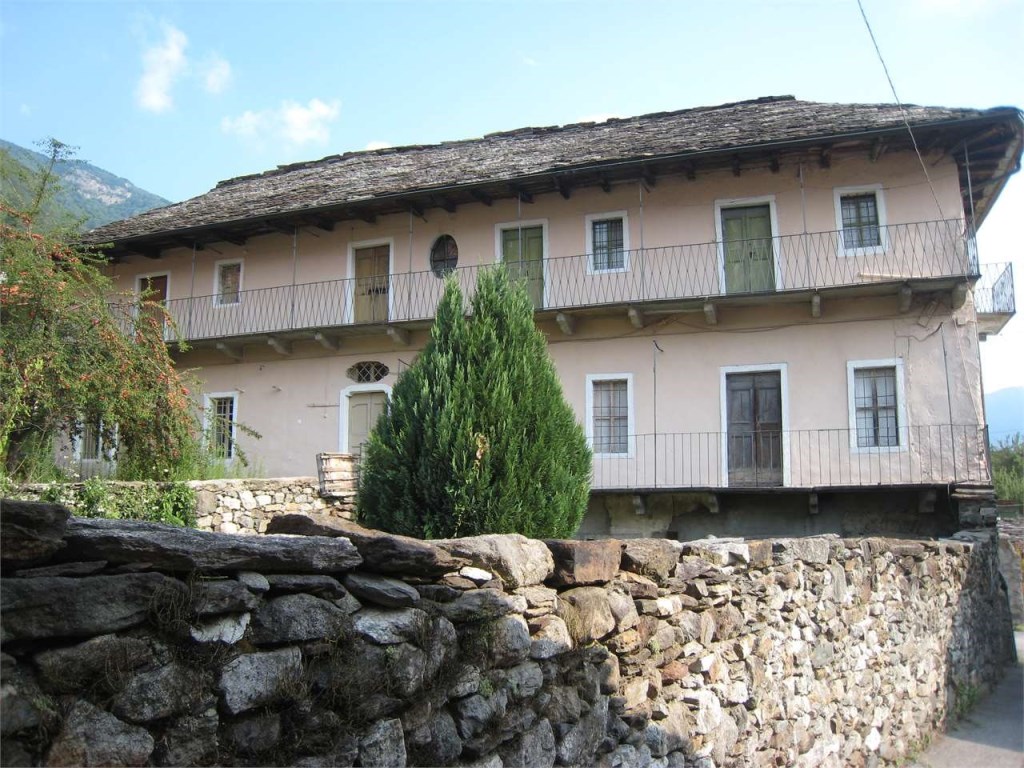 Casa Indipendente in vendita a Casale Corte Cerro airello 10