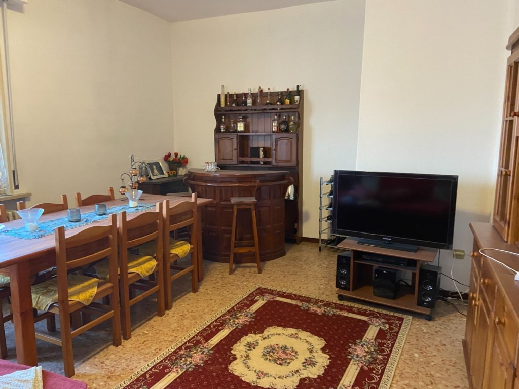 Appartamento in vendita a Parma via emilia ovest