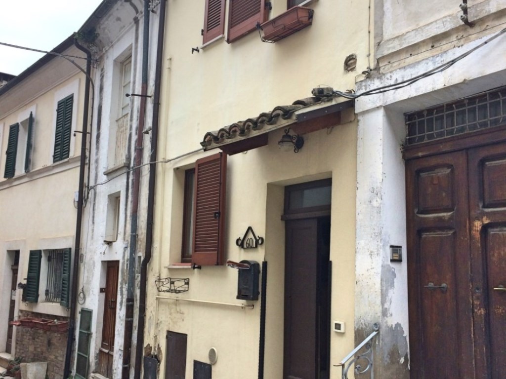 Casa a Schiera in vendita a Loreto Aprutino via Guglielmo Marconi, 78