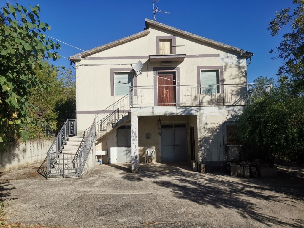 Casale in vendita a Penne c.Da Colletrotta , 48
