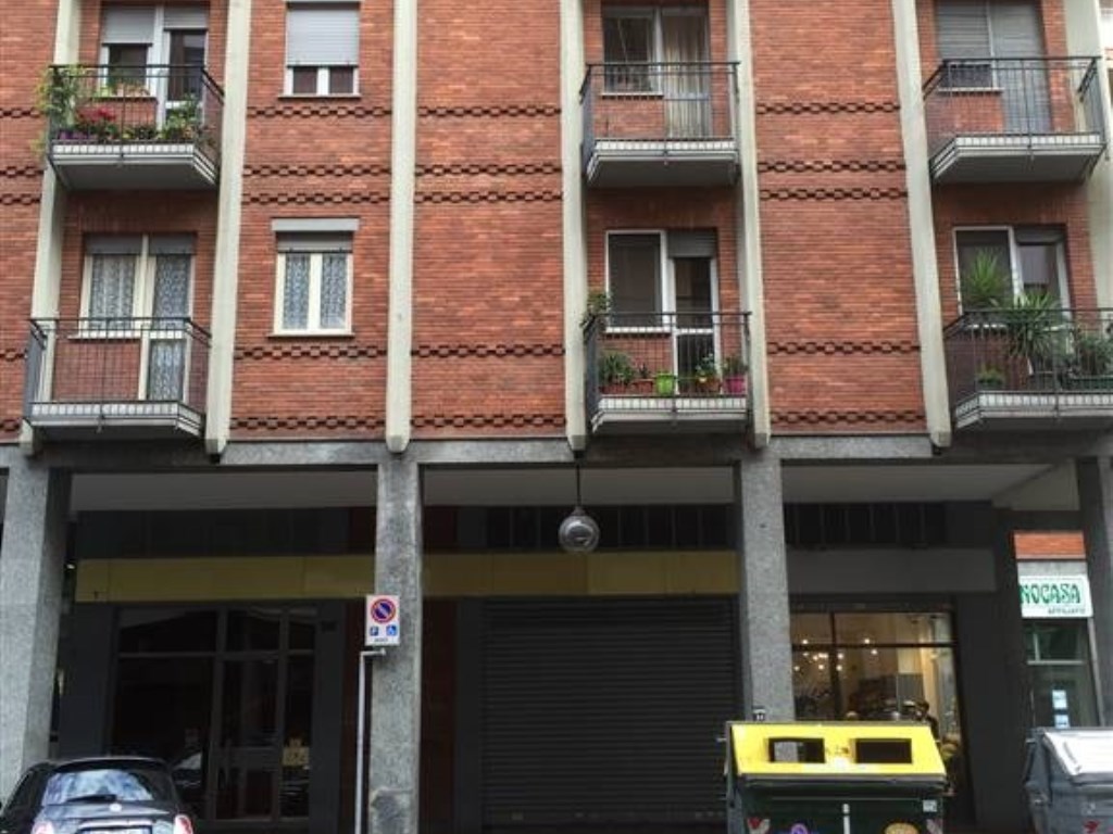 Negozio in vendita a Torino via Pietro Francesco Guala 107