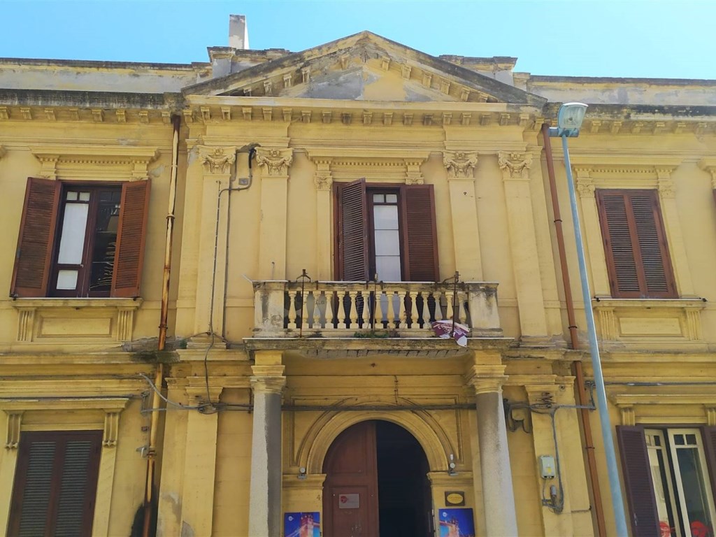 Ufficio in vendita a Reggio di Calabria via Castello 4
