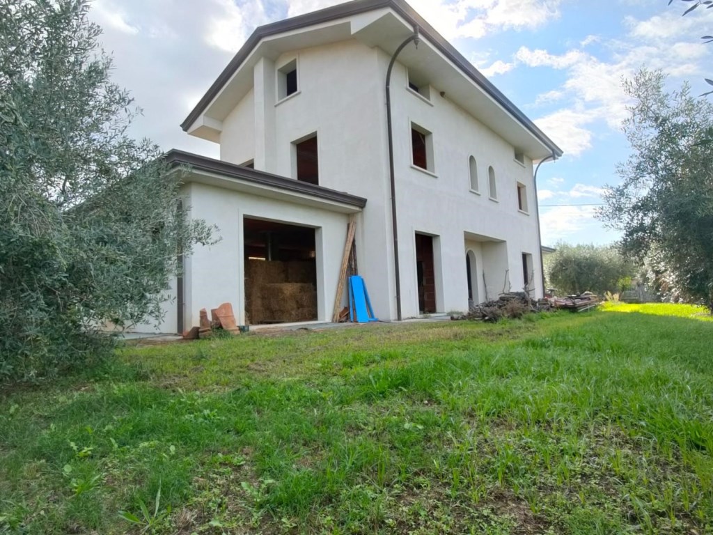 Villa in vendita a Montignoso via Acqualunga,