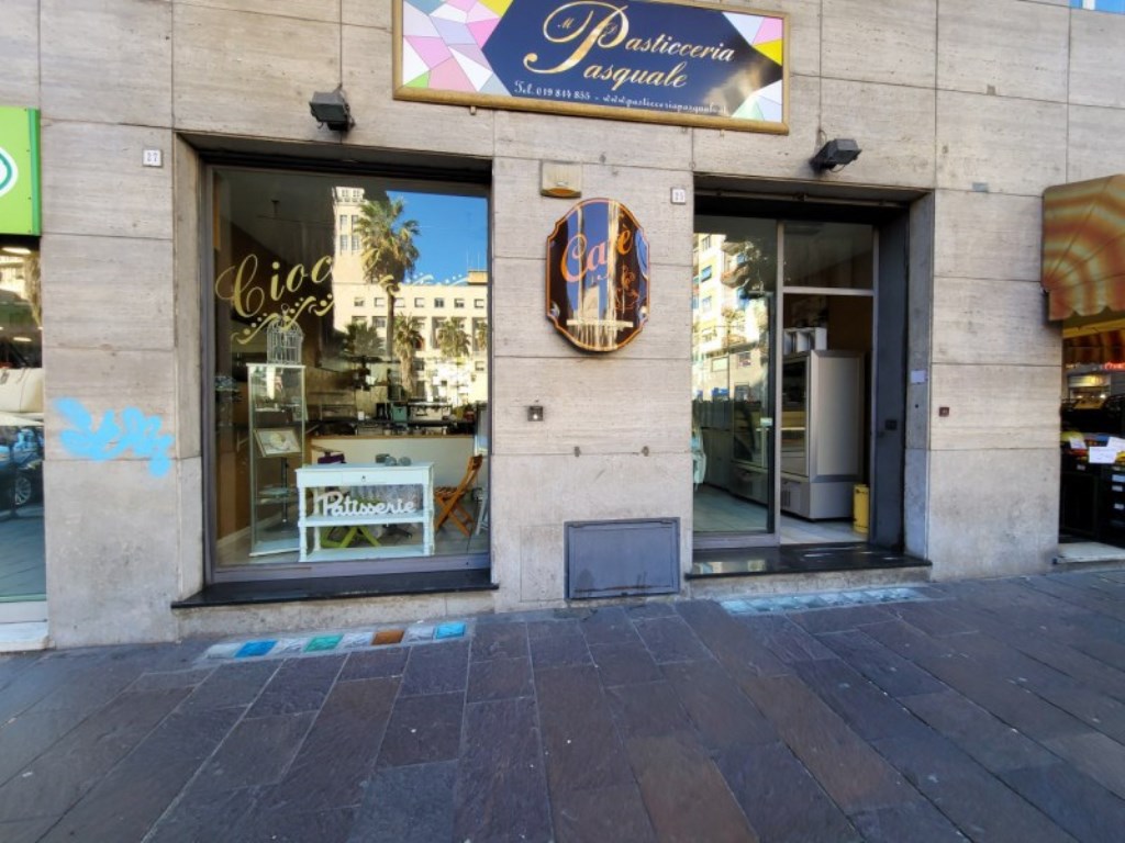 Attività Commerciale in vendita a Savona piazza Saffi