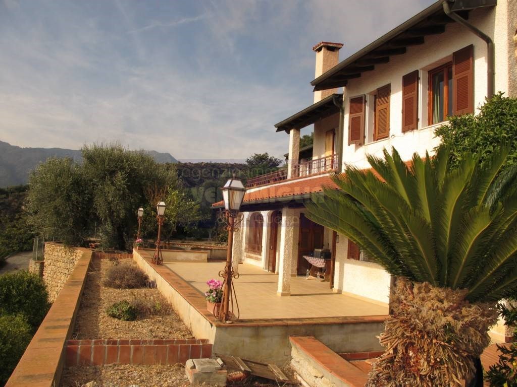 Villa Bifamiliare in vendita a Ventimiglia