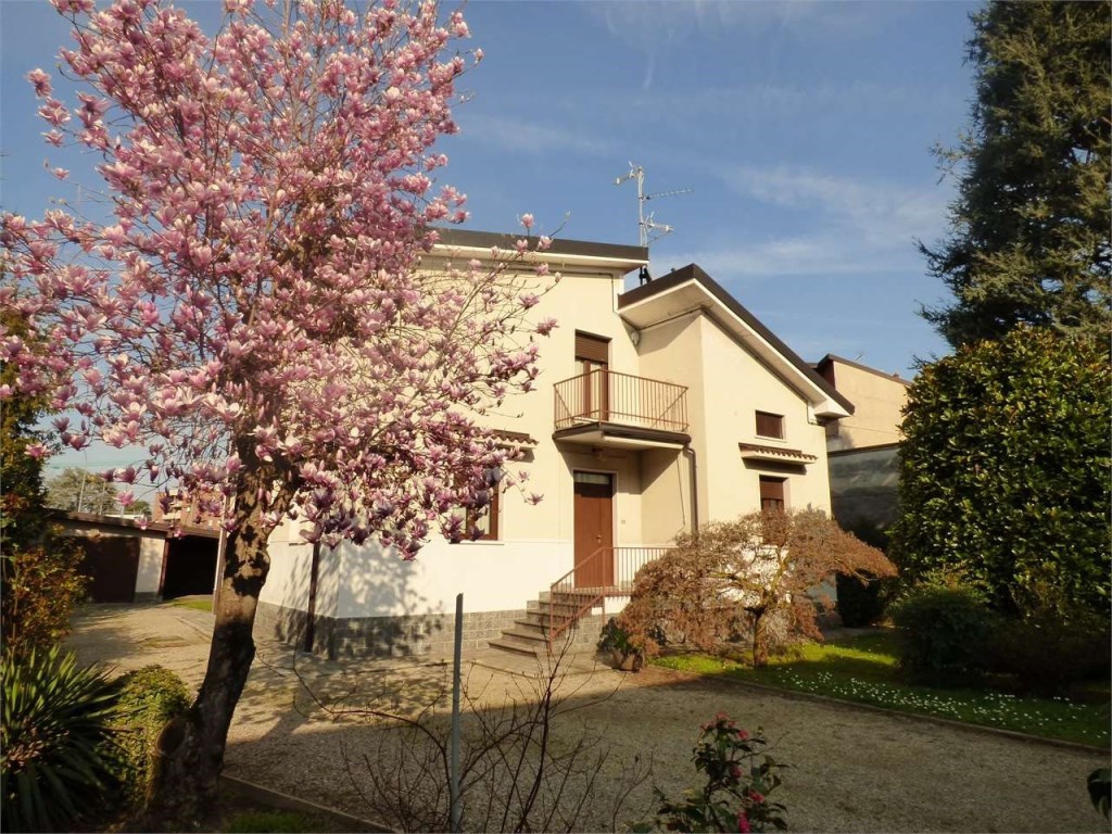 Villa in vendita a Bovisio-Masciago stoppani 6
