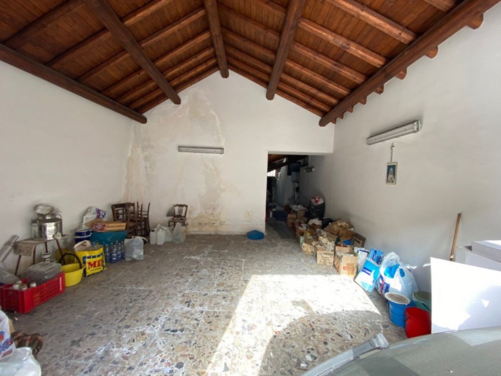 Garage in vendita ad Aci Sant'Antonio via Nocilla 4